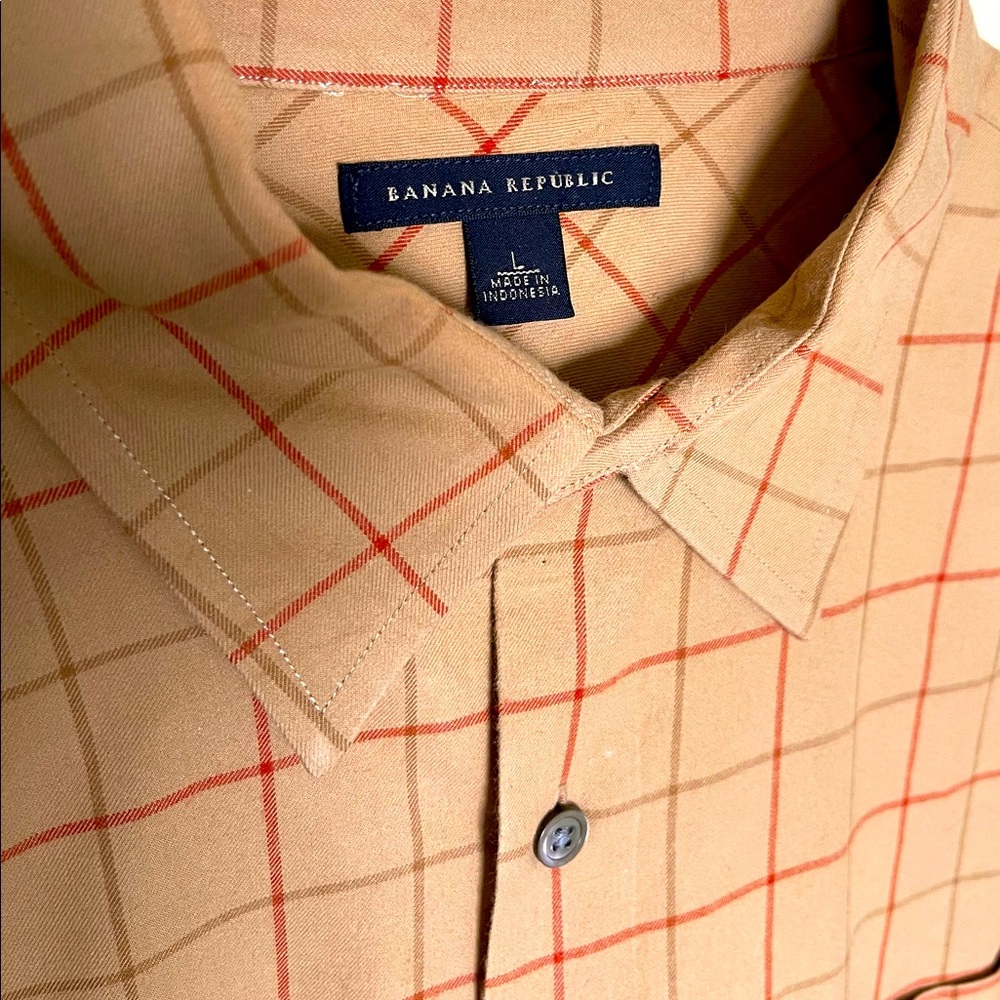 Banana Republic check patterned long sleeve shirt, size Large.